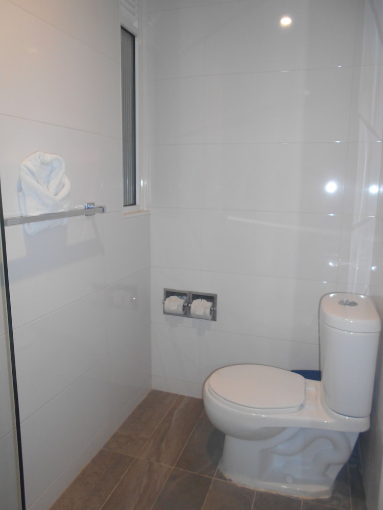 Standard Suite, 1 Queen Bed photo 3