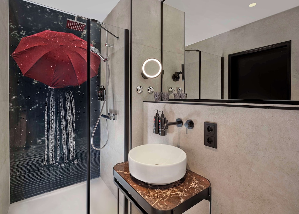 Premium Room, Courtyard View - Photo 8