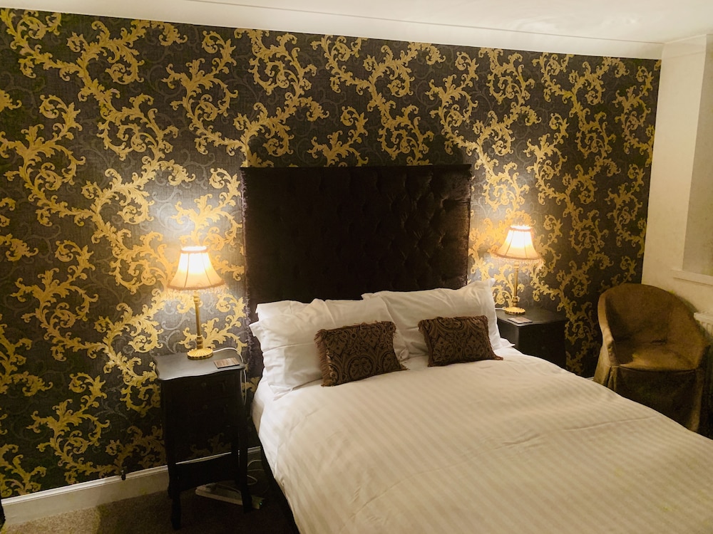Superior Double Room, Ensuite - Photo 3