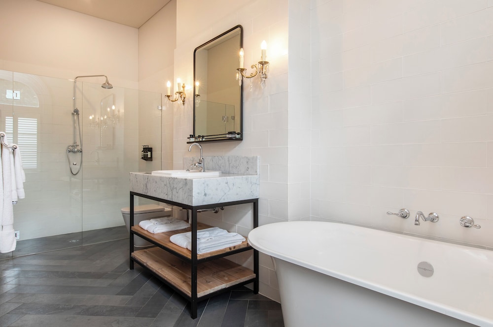 Mt Lofty Room photo 2