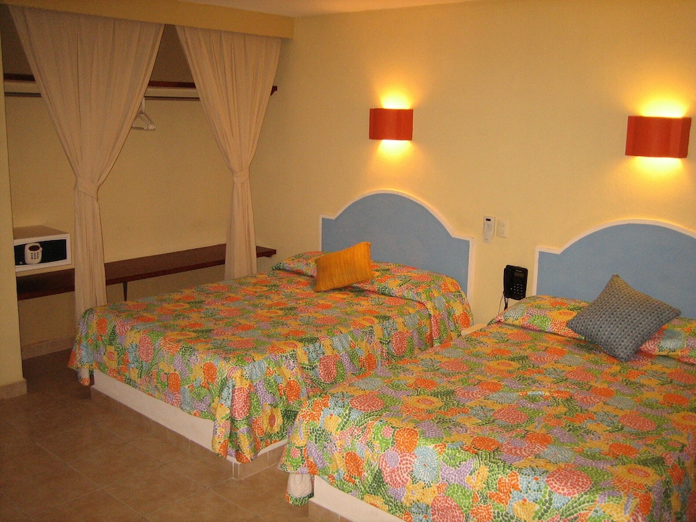 Standard Room, 2 Double Beds