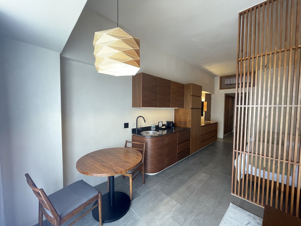 Junior Double Room thumbnail 6