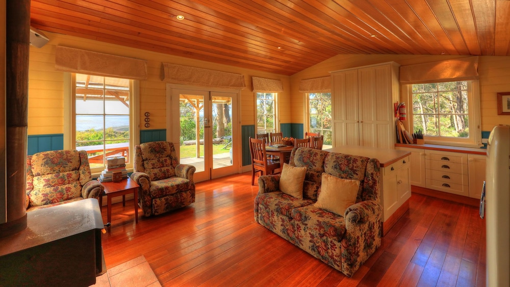 Panoramic Cottage, 2 Bedrooms, Jetted Tub