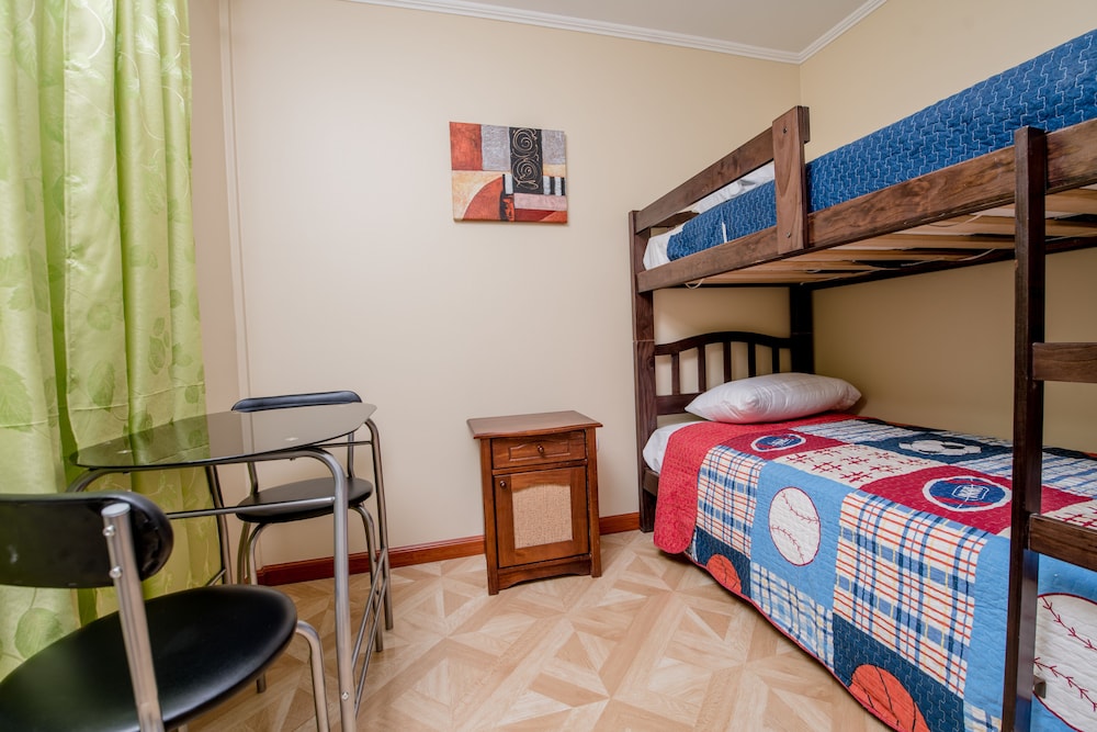 Basic Double Room, 1 Bedroom, Shared Bathroom photo 2