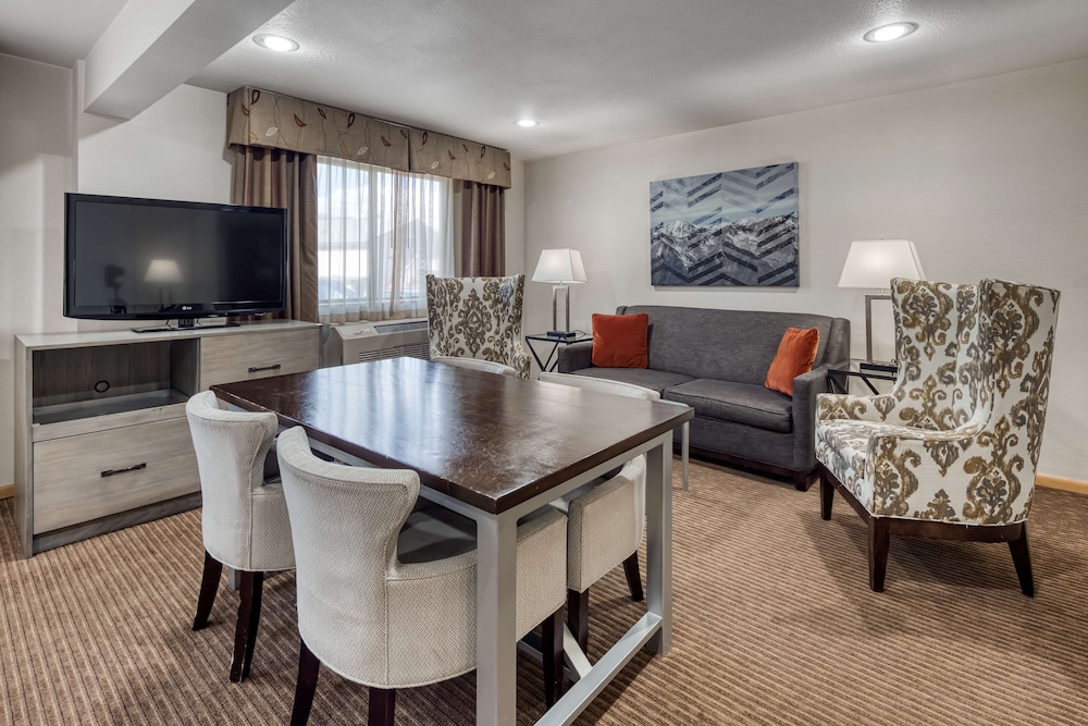 Suite, 2 Queen Size Beds, Accessible Bathtub, with Sofabed - Photo 1