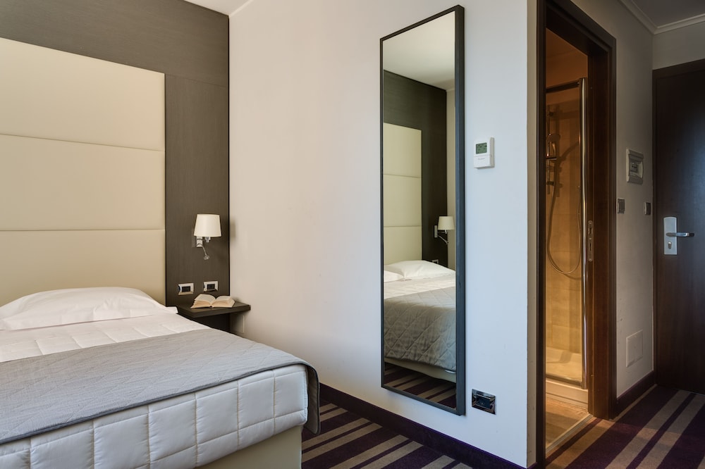 Room, 1 Double Bed, Non Smoking photo 2