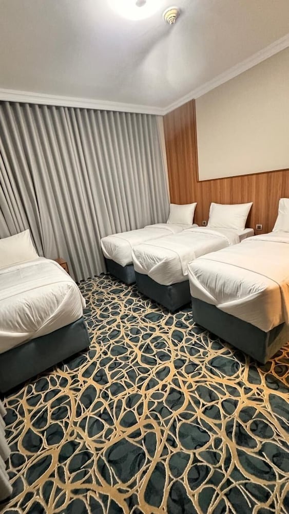 Economy Quadruple Room photo 2