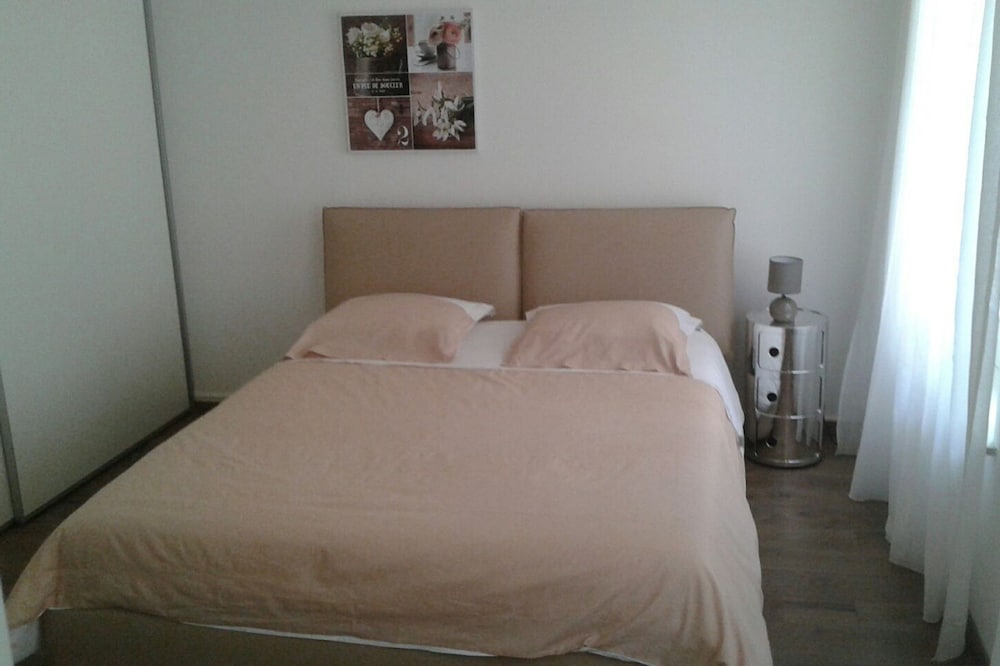 Apartment, 1 Bedroom (Charles de Marval) photo 2