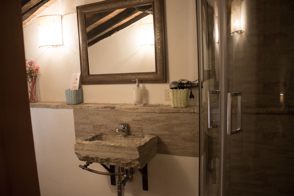 Romantic Double Room (Nancy) photo 2