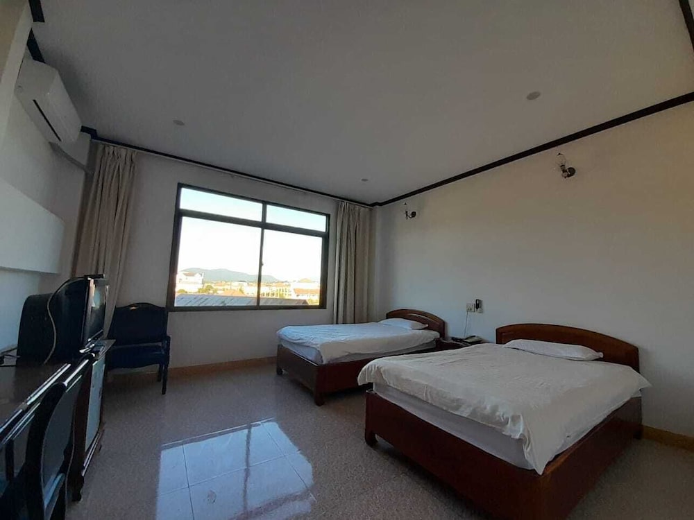 Standard Twin Room - Photo 1