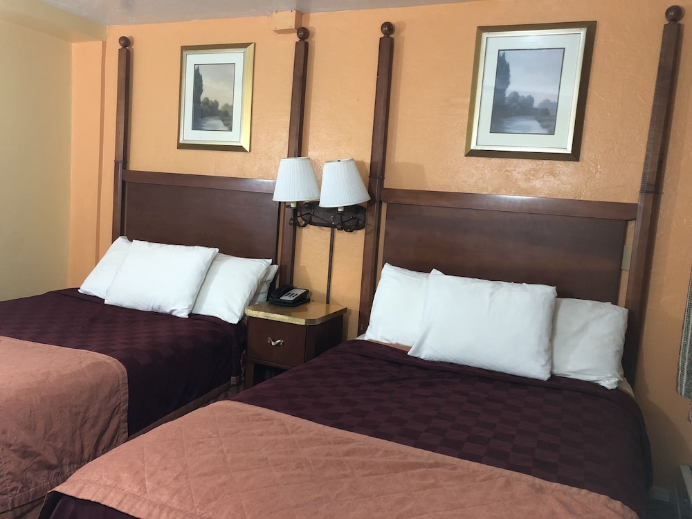 Standard Room, 2 Double Beds, Non Smoking - Photo 2