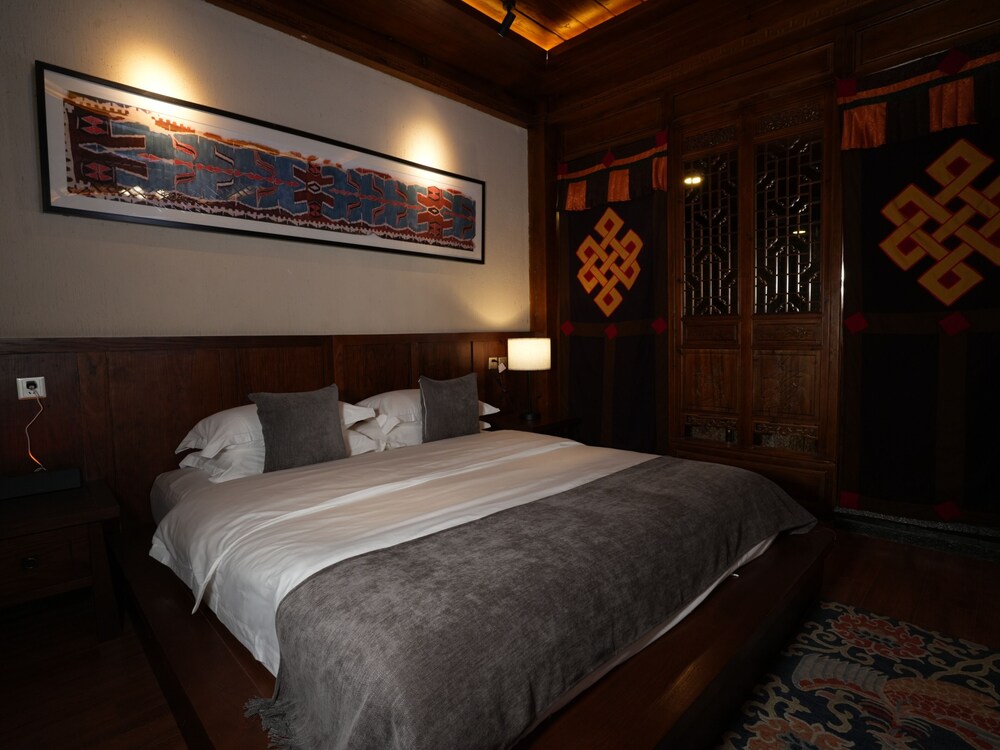 Luxury Suite, Courtyard View photo 3