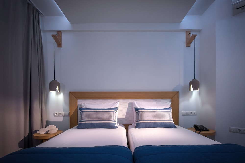Deluxe Twin Room photo 2