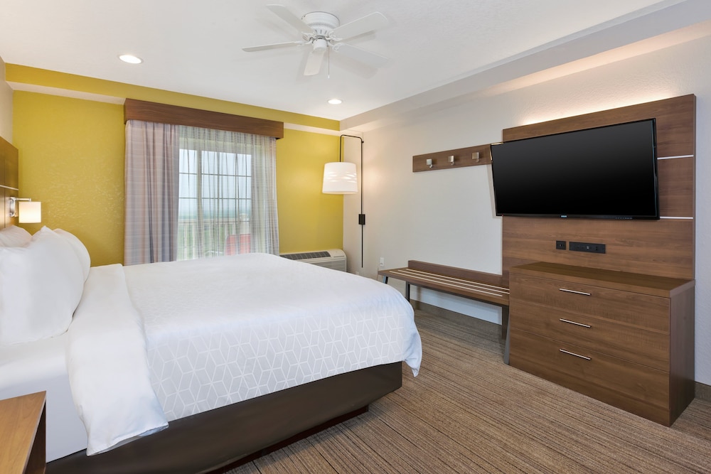 Suite, Penthouse, 2 King Bedrooms, Jetted Tub, Full Kitchen (Valley View) - Photo 1