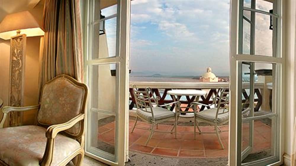 Double Room (Kids Stay Included) - Photo 9