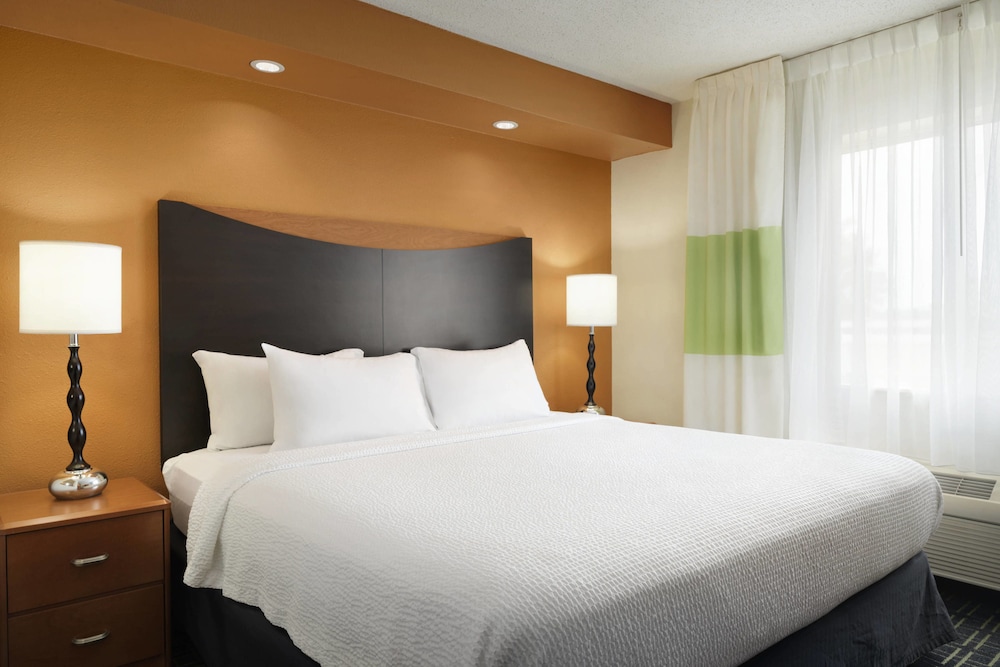 Executive Suite, 1 King Bed with Sofa bed - Photo 2