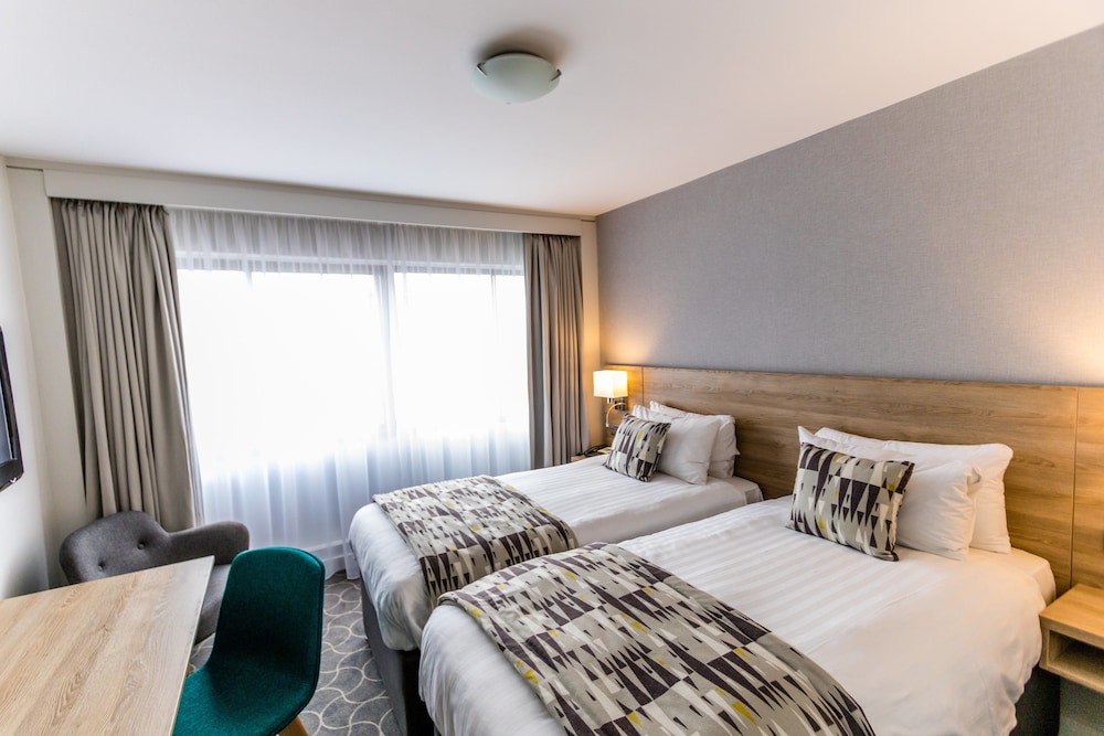 Standard Room, 2 Twin Beds - Photo 1