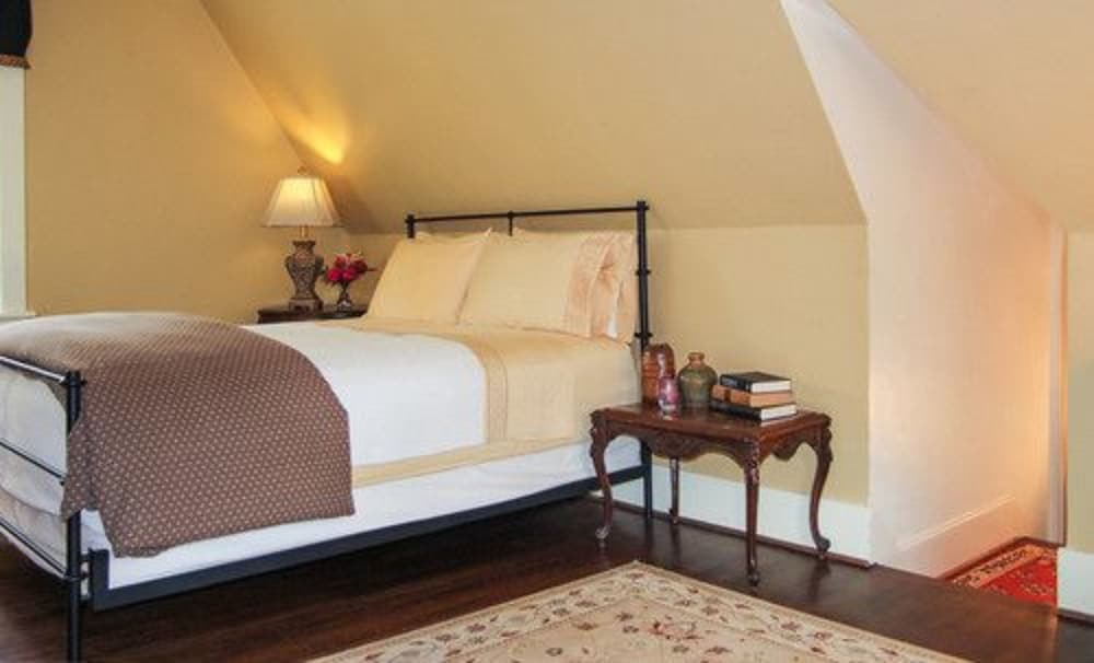 Room (The Point)