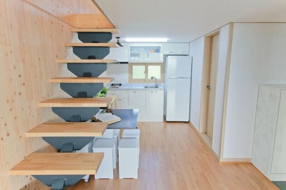 House (4) - Photo 4