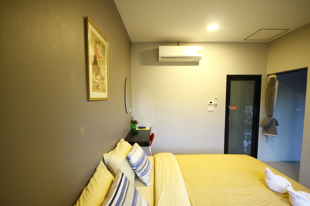 1 Bedroom photo 2