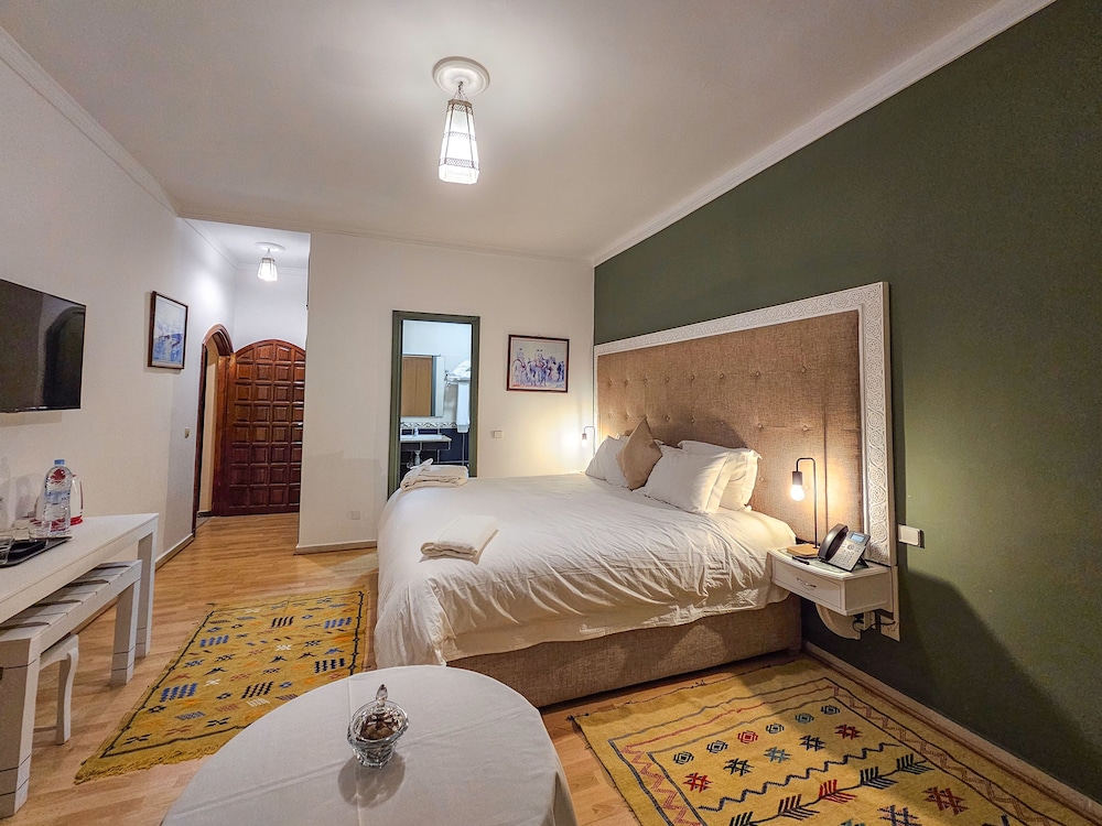 Comfort Suite, Terrace, Garden View photo 1