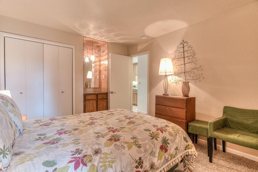 Condo, Multiple Beds (Abbot House - Unit 8)