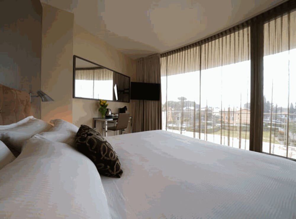 Suite - Photo 7