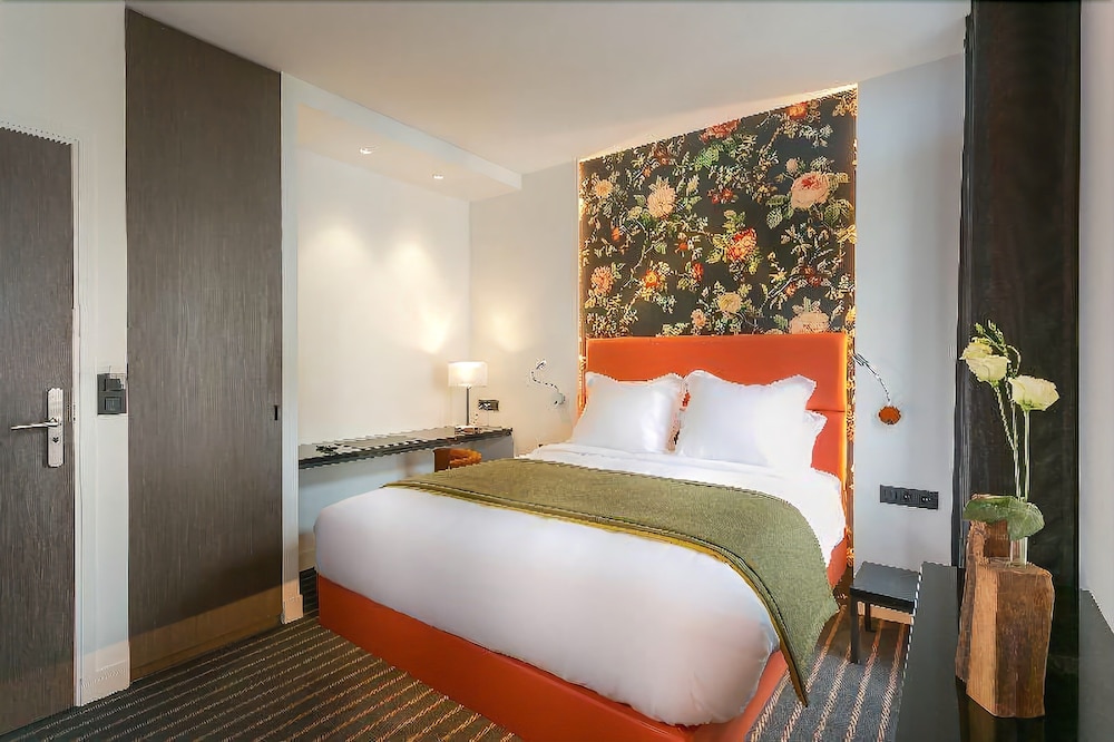 Superior Double Room thumbnail 5