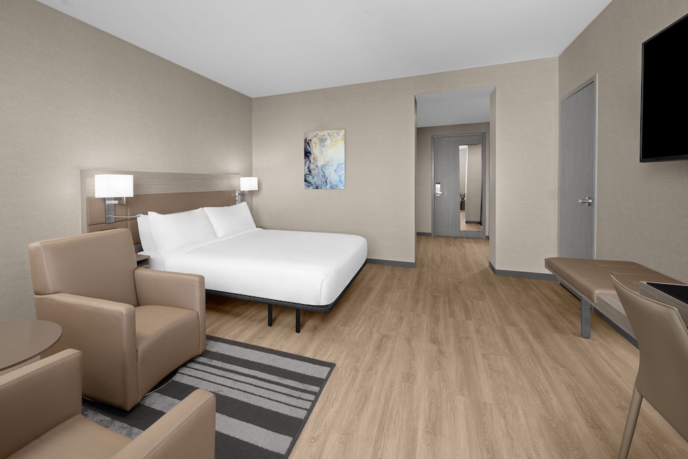 Room, 1 King Bed, Pool View