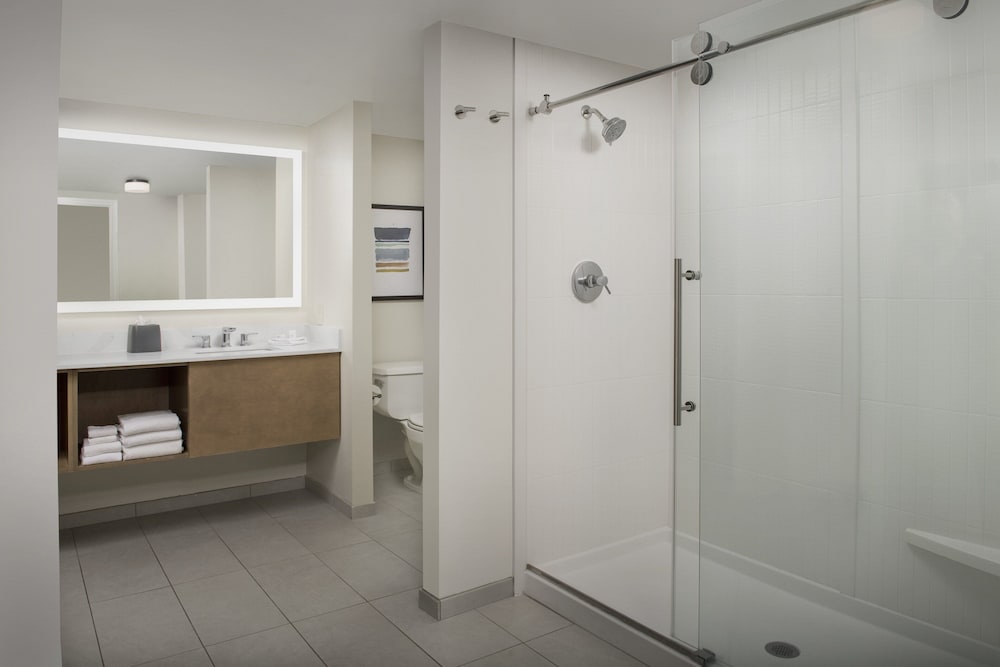 Suite, 2 Bedrooms, Kitchen