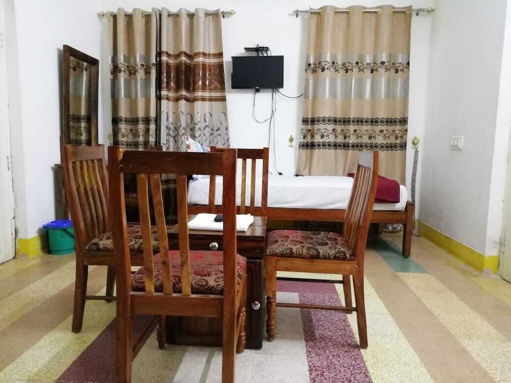 Comfort Villa, Mixed Dorm, Pool Access, City View photo 1