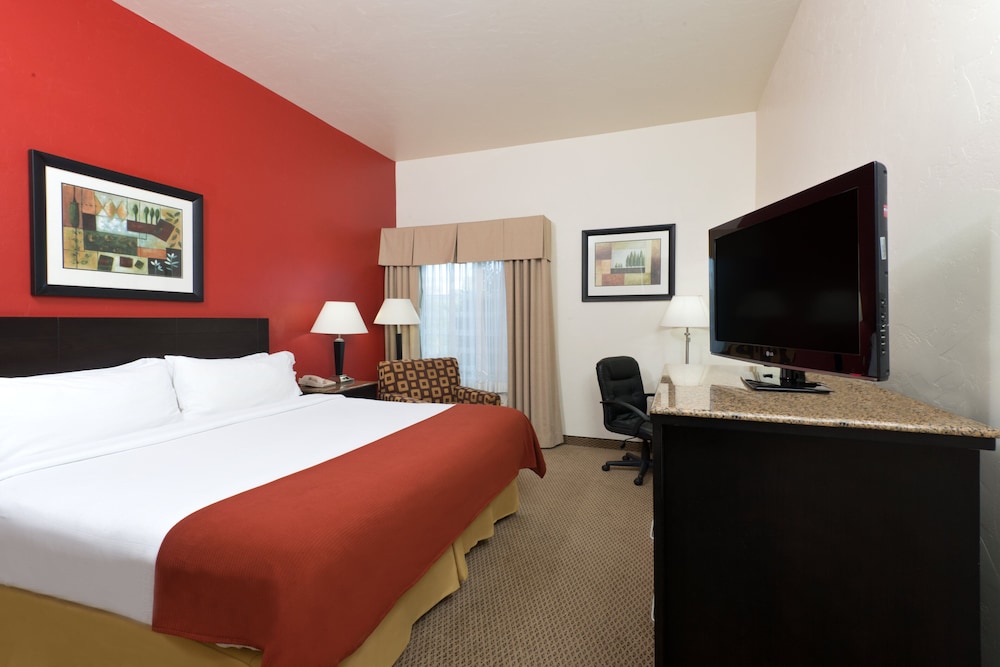 Standard Room, 1 King Bed - Photo 2