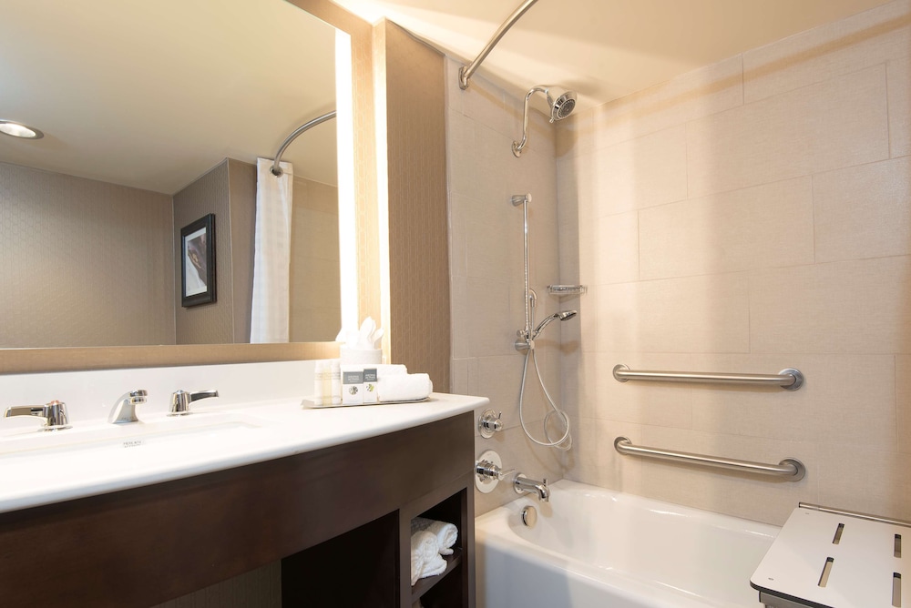 Room, 2 Double Beds, Accessible, Bathtub - Photo 4