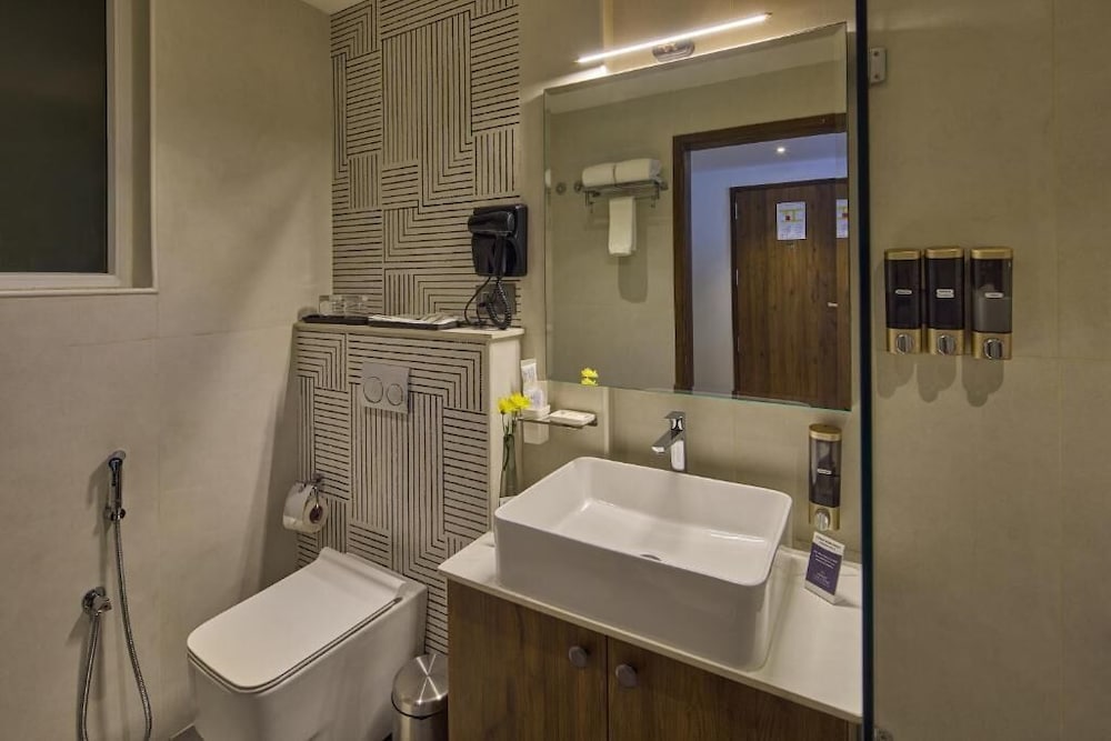 Executive Room, 2 Twin Beds - Photo 4