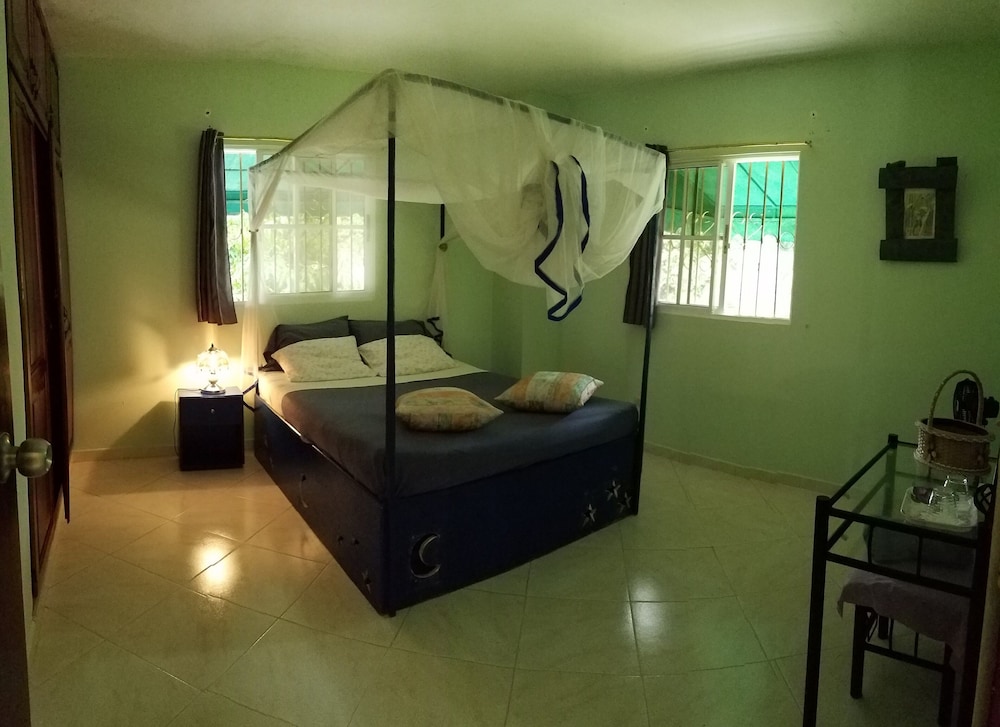Classic Double Room, 1 Queen Bed, Garden View photo 2