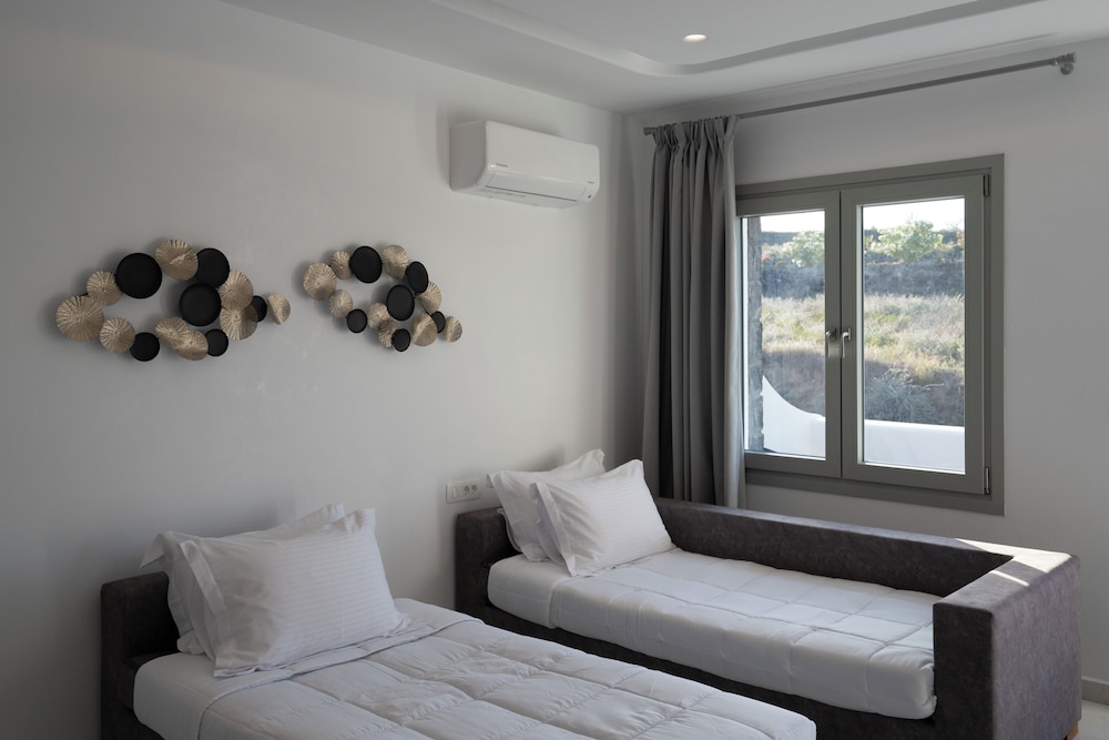 Premier Two Bedroom Villa with Hot Tub - Photo 13