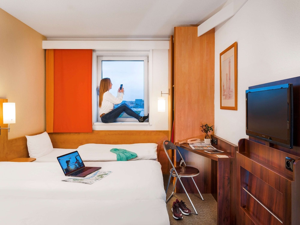 Room, 2 Twin Beds - Photo 2