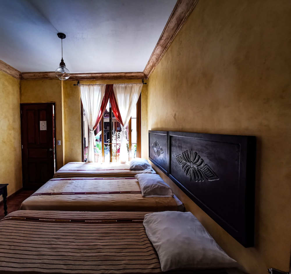 Classic Triple Room, Multiple Beds, Non Smoking photo 1