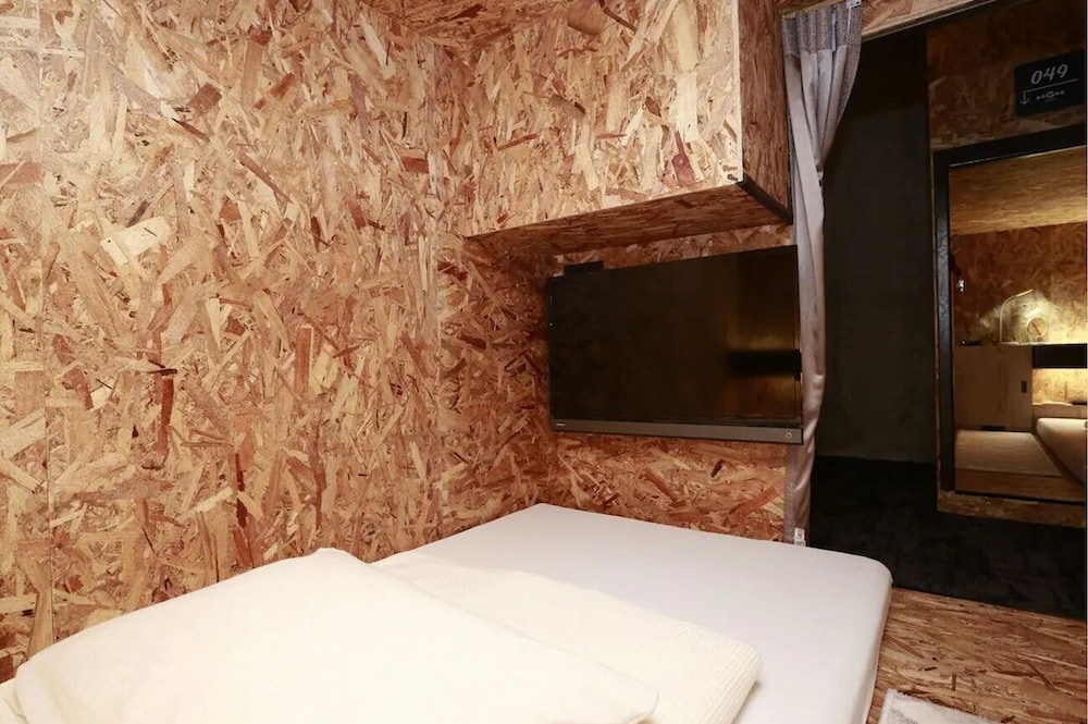 Vertical Type Standard Cabin, Men only (Upper)