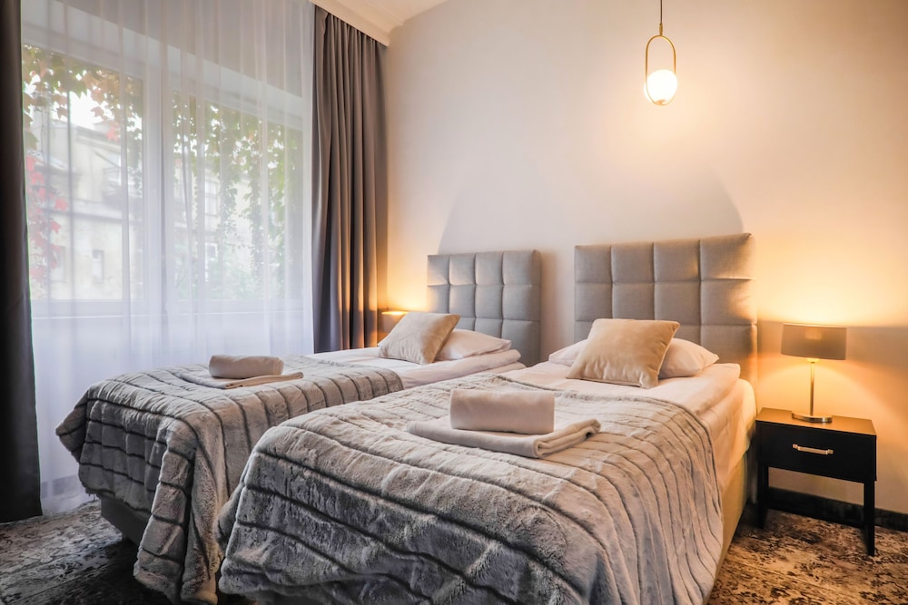 Classic Double or Twin Room - Photo 10