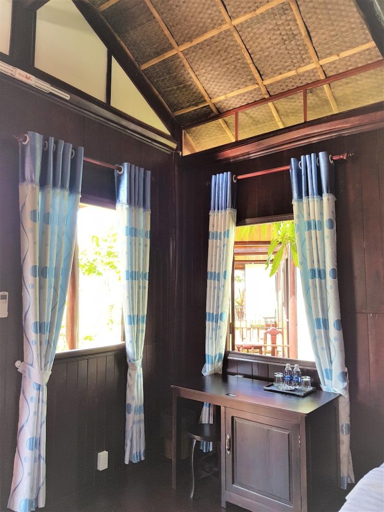 Bungalow, Pool View photo 3