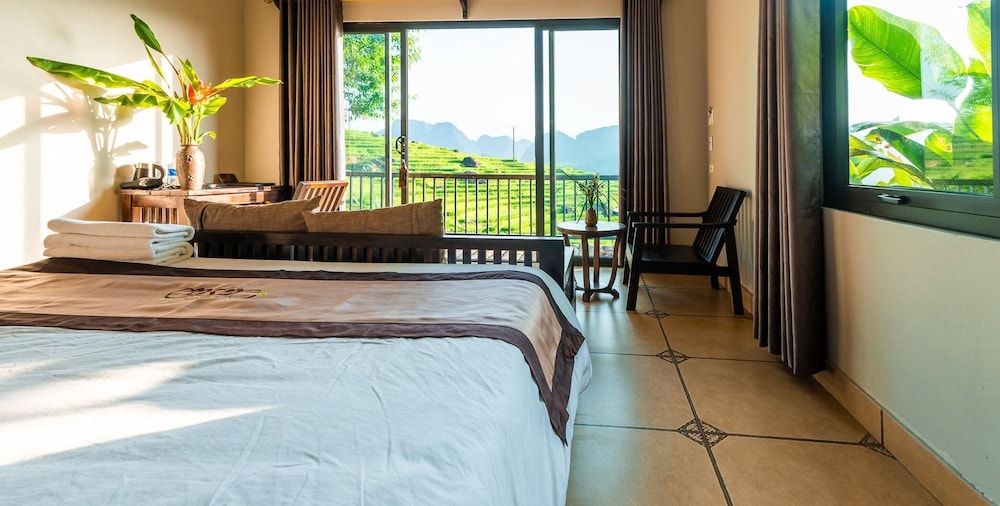 Superior Bungalow, 1 Queen Bed, Balcony, Valley View photo 3