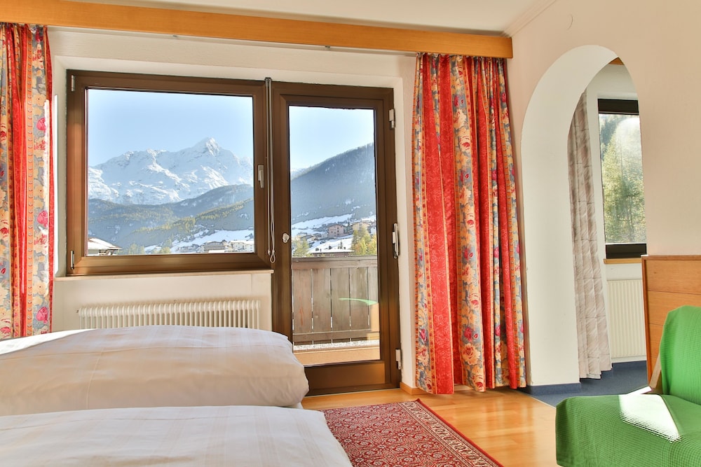 Deluxe Double Room, Balcony, Mountain View, photo 6