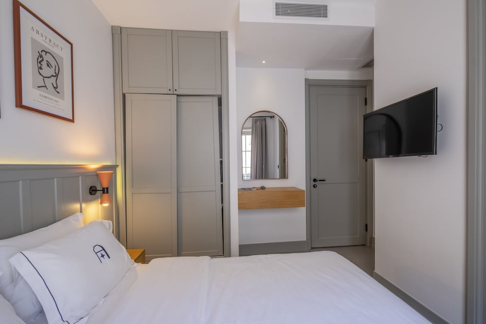 Standard Double Room - Photo 17