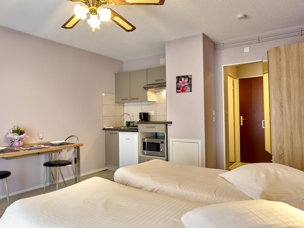 Classic Studio, 2 Twin Beds photo 1