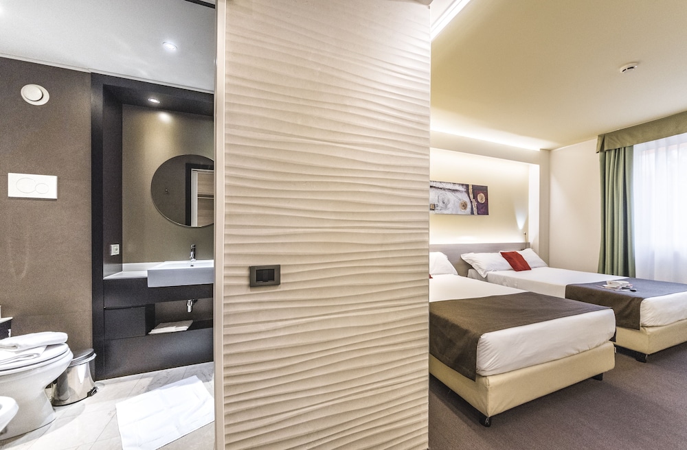 Superior Quadruple Room - Photo 5