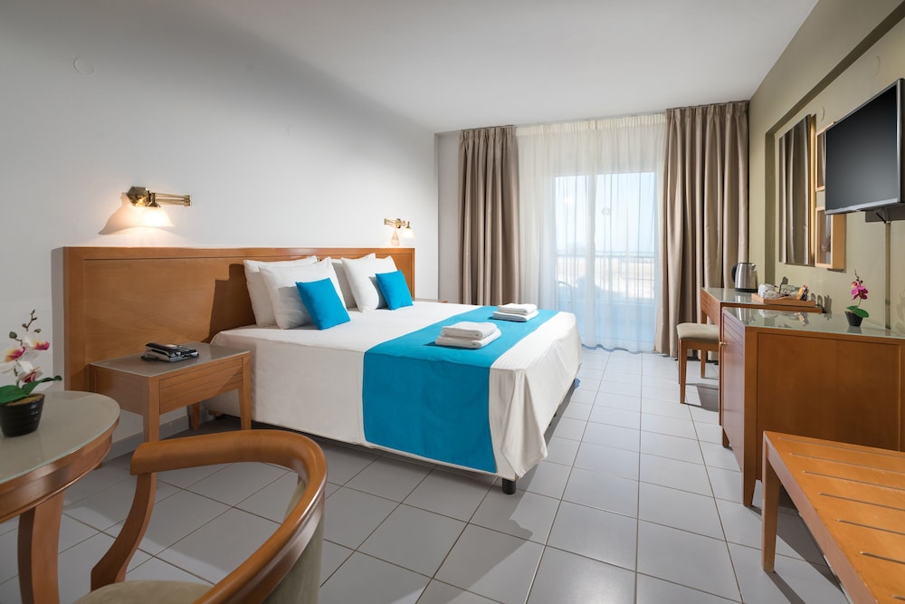 Double or Twin Room (Inland View) - Photo 1