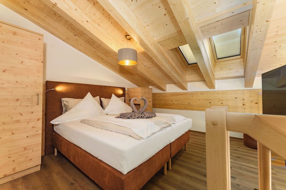 Superior Apartment, Sauna, Lake View photo 2