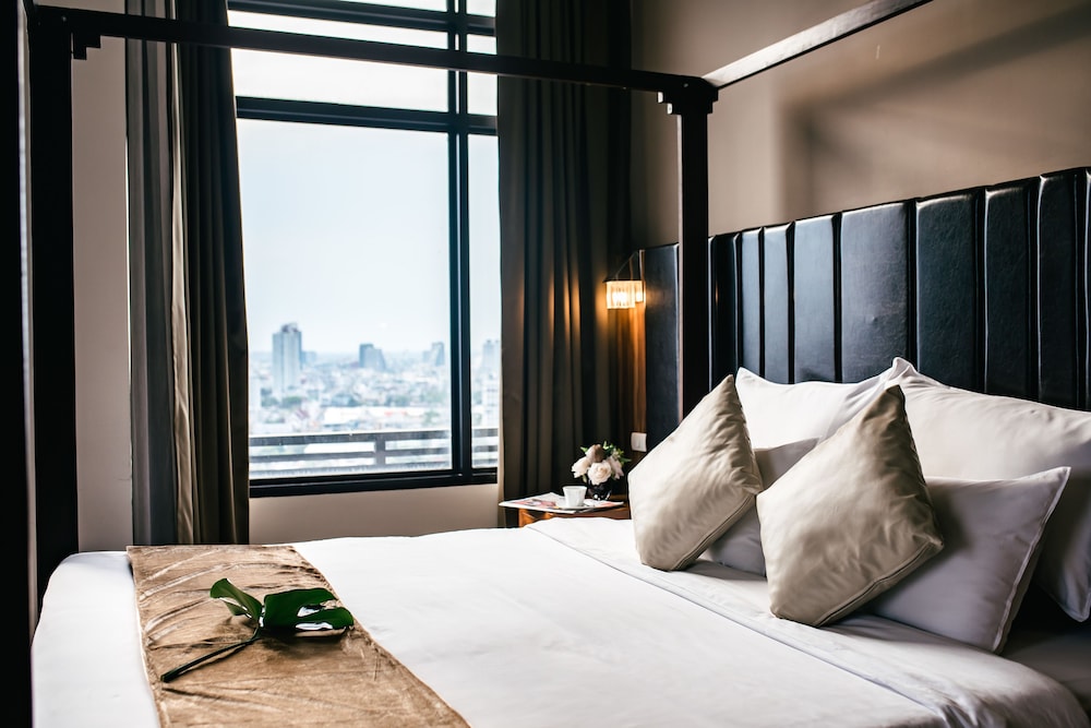Suite, Corner photo 2