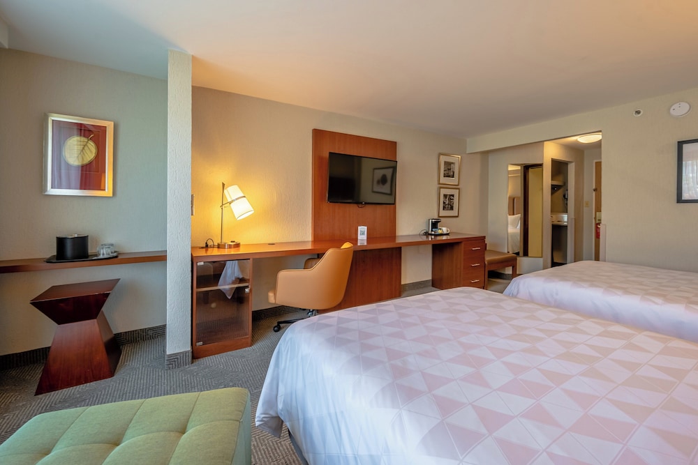 Standard Room, 2 Double Beds photo 3